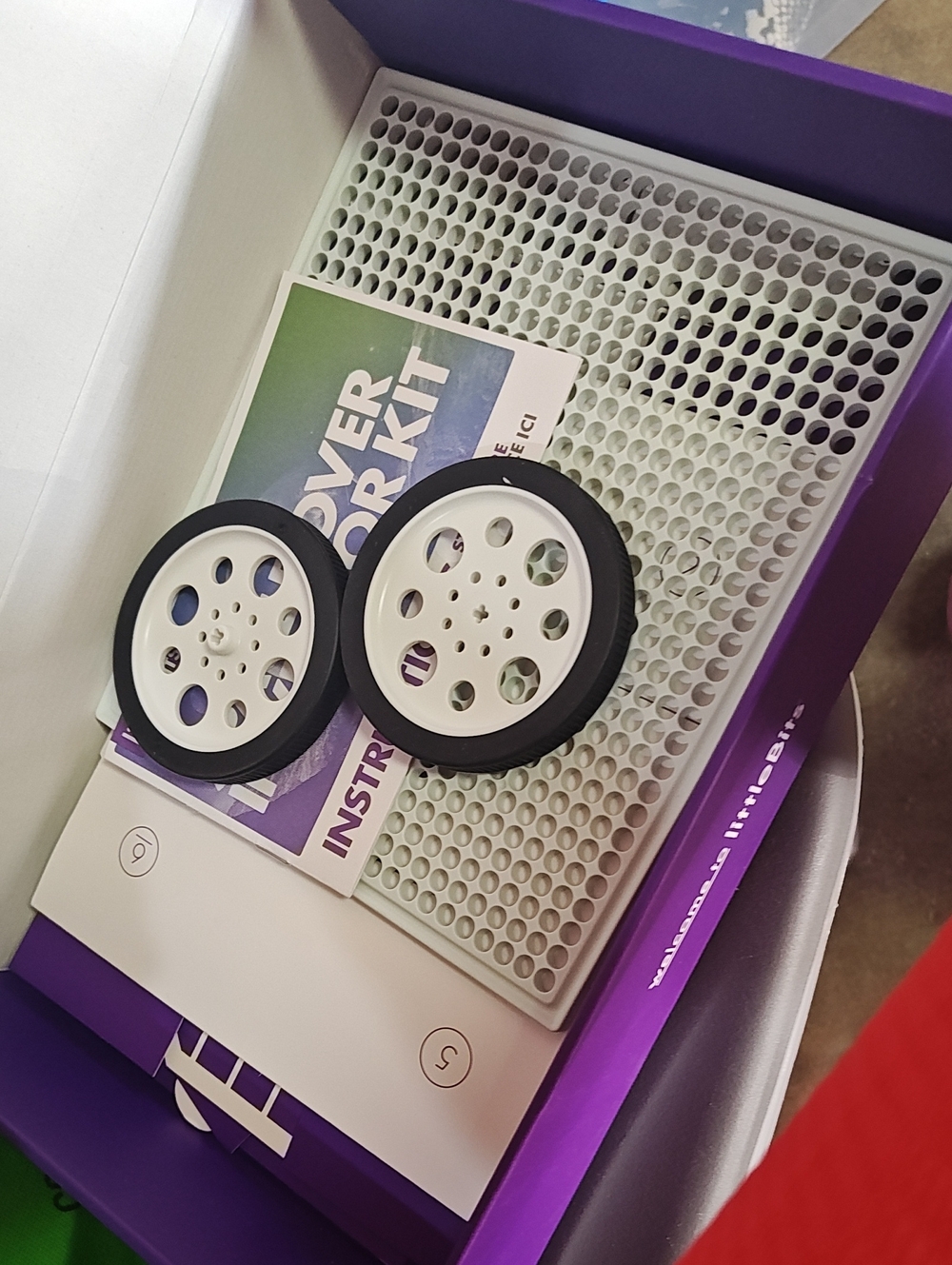 Little Bits Space Rover Inventor Kit - Picture 3 of 3